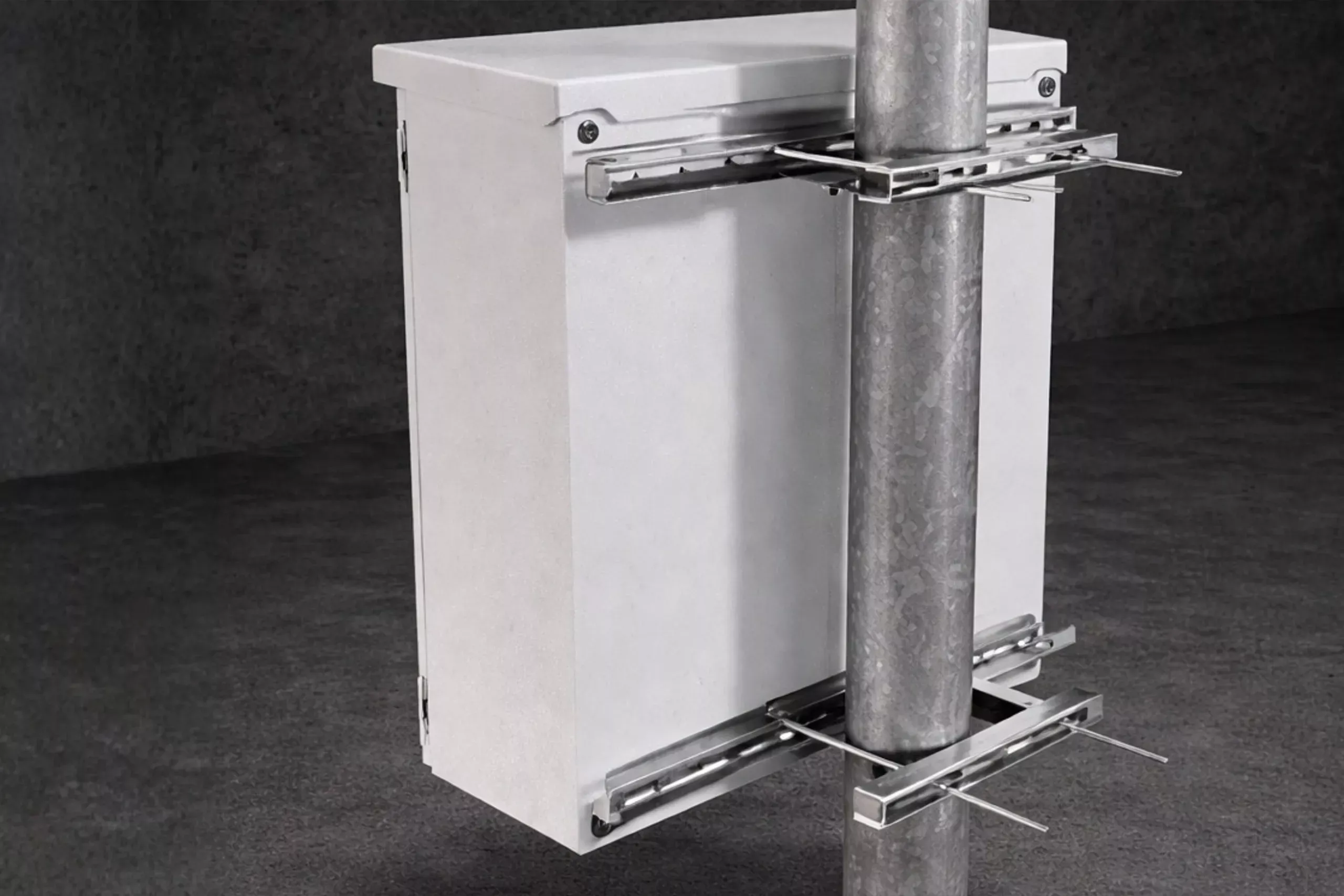 Pole Clamp